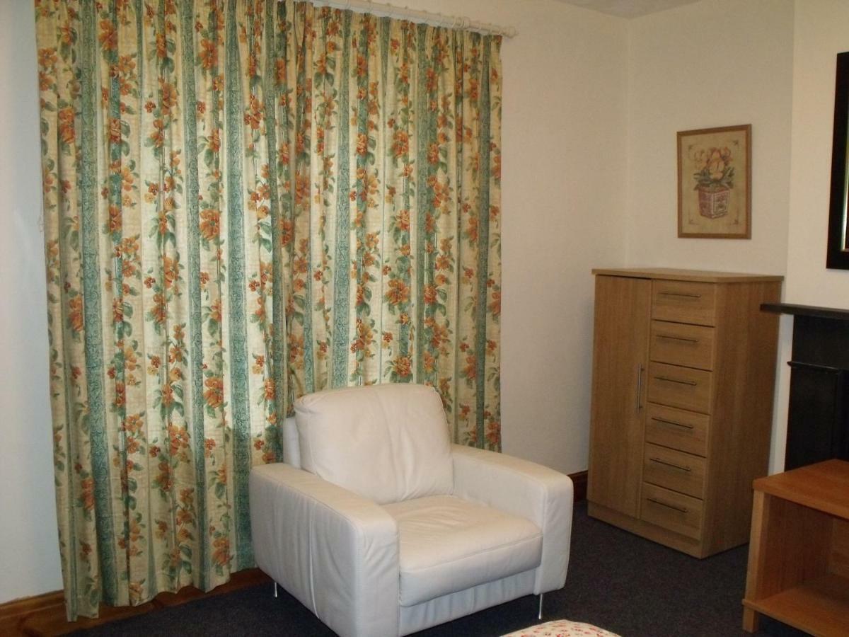 Cosy Ground Floor Disabled Friendly Room In Farm House Llandderfel Εξωτερικό φωτογραφία