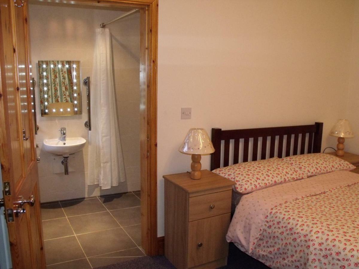 Cosy Ground Floor Disabled Friendly Room In Farm House Llandderfel Εξωτερικό φωτογραφία