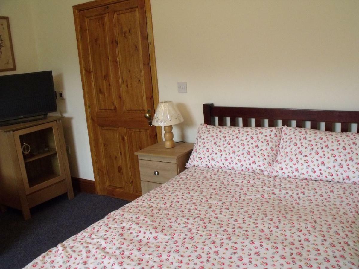 Cosy Ground Floor Disabled Friendly Room In Farm House Llandderfel Εξωτερικό φωτογραφία