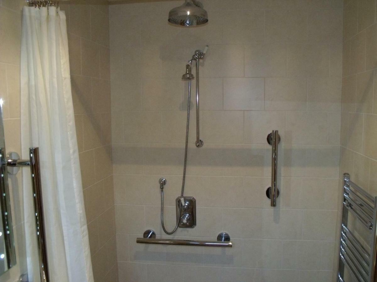 Cosy Ground Floor Disabled Friendly Room In Farm House Llandderfel Εξωτερικό φωτογραφία