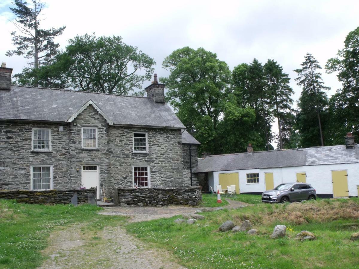 Cosy Ground Floor Disabled Friendly Room In Farm House Llandderfel Εξωτερικό φωτογραφία
