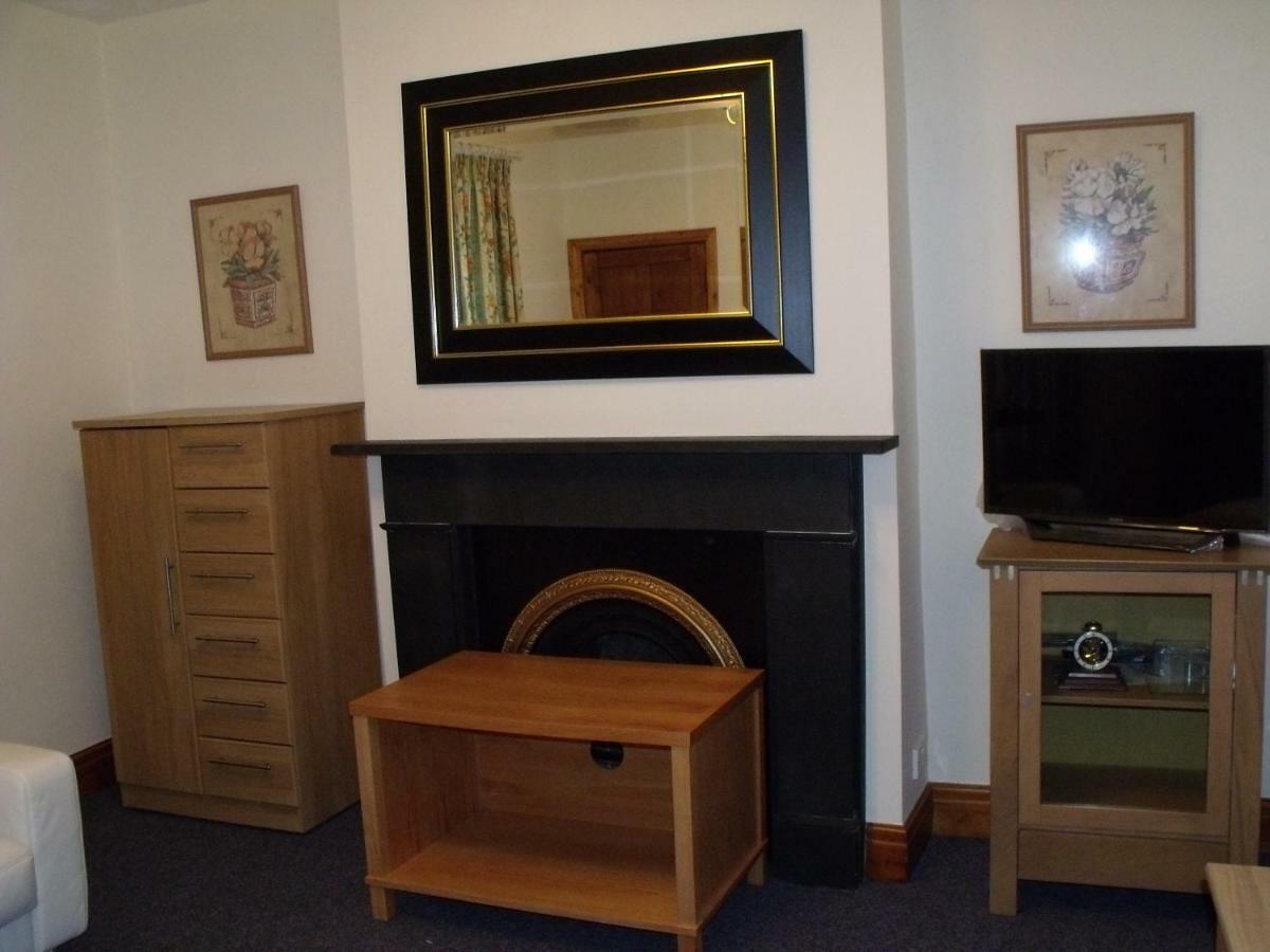 Cosy Ground Floor Disabled Friendly Room In Farm House Llandderfel Εξωτερικό φωτογραφία